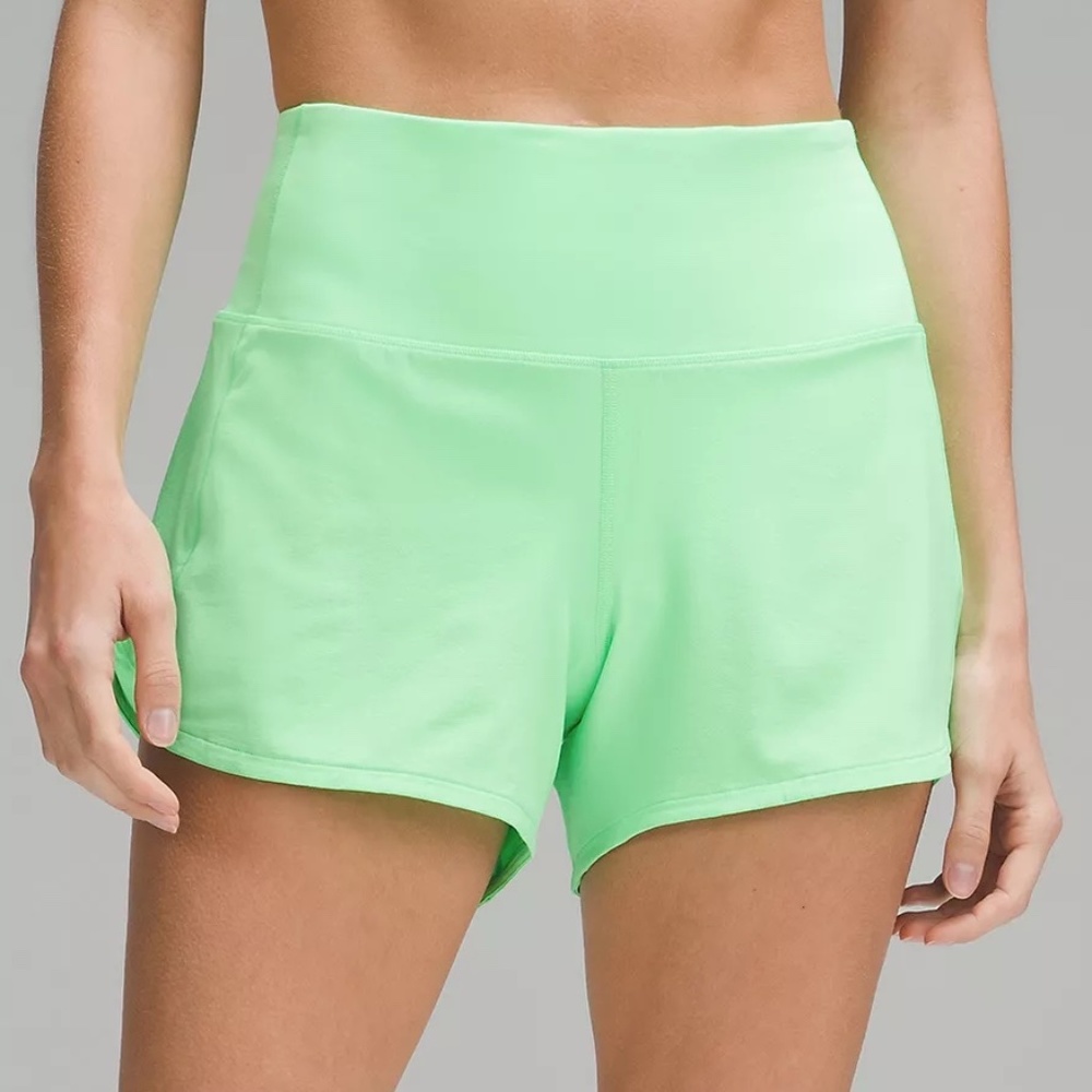 Lululemon Speed Up High-Rise Lined Short 4" size 4 in Pistachio